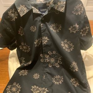 BlouseNavy Blue Paisley Shirt perfect condition